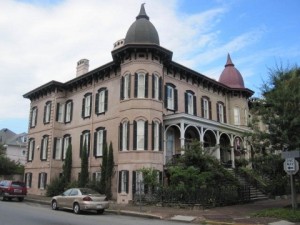 Victorian historic manshion in Savannah
