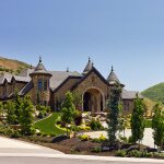 Luxury Homes are an Easier Sell