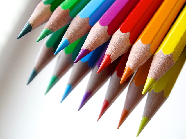 colored pencils 686679 640