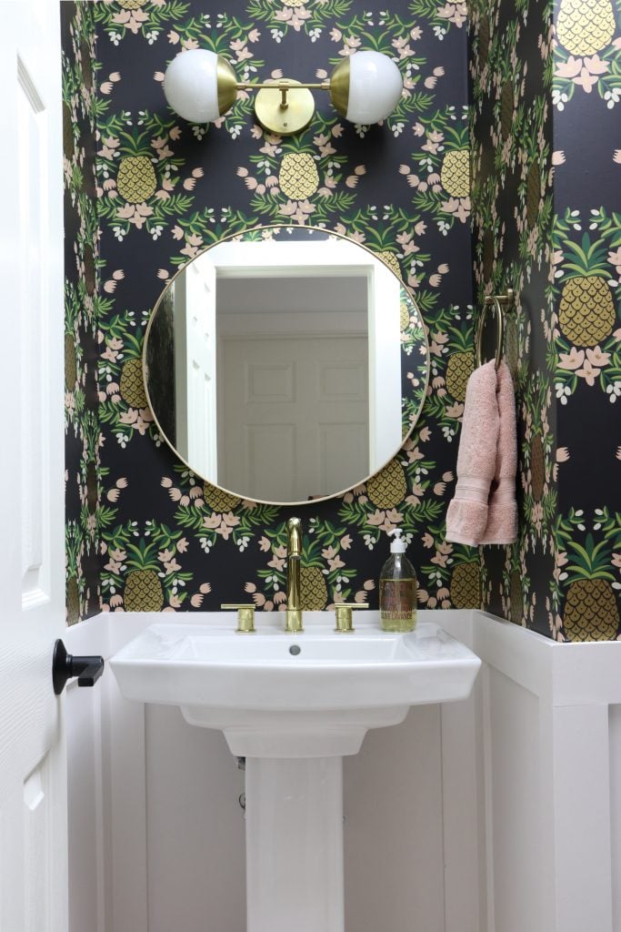 8 Fully wrapped powder rooms