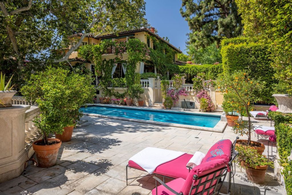 Private gardens and pool in Beverly Hills