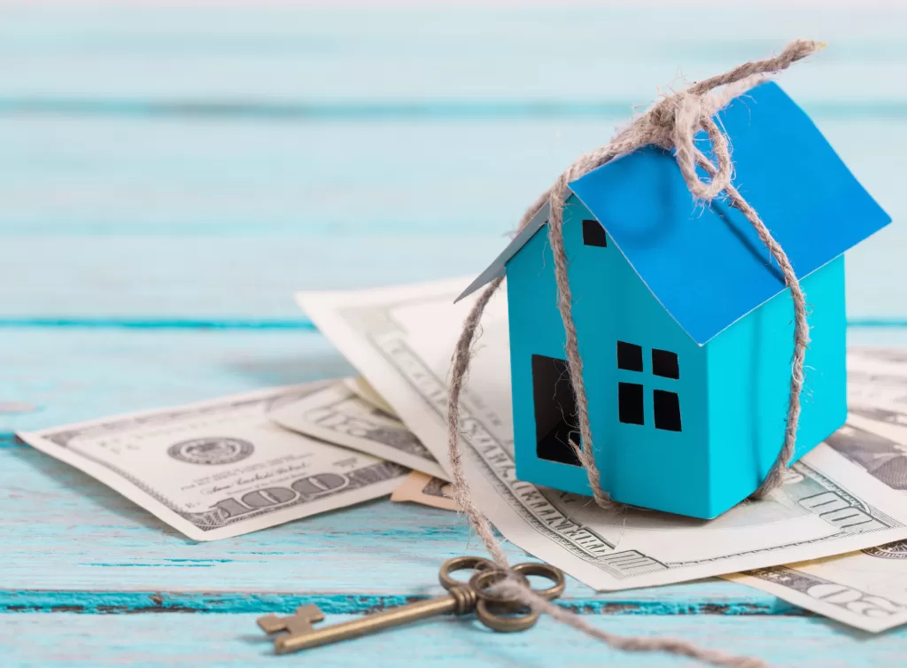 What are the Differences Between a Home Equity Line of Credit (HELOC) and a Home Equity Loan?
